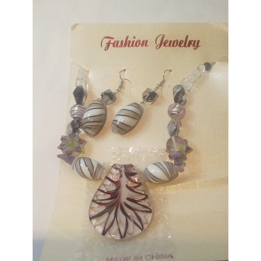 NEW Murano glass necklace and earrings set  Italy very delicate and beautiful!